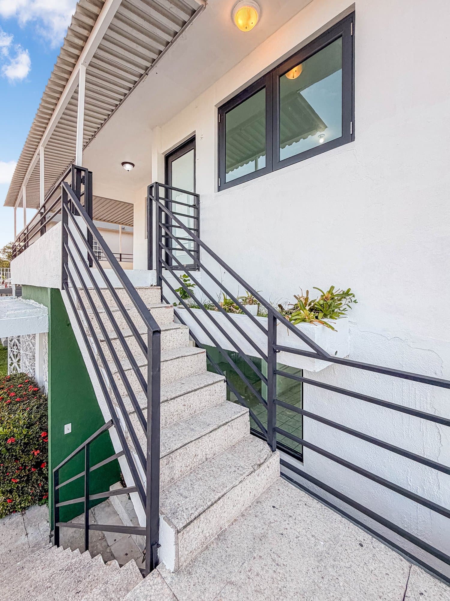 HH-16 Unit A · Apartment for Rent · Country Club - 1